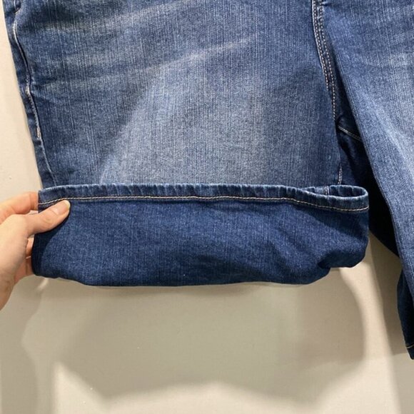 Torrid Blue Jean Shorts Size 18 - Picture 5 of 10